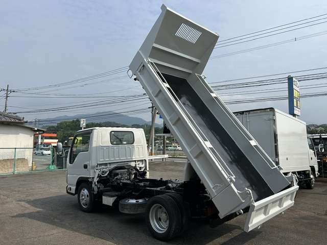Isuzu Elf 4