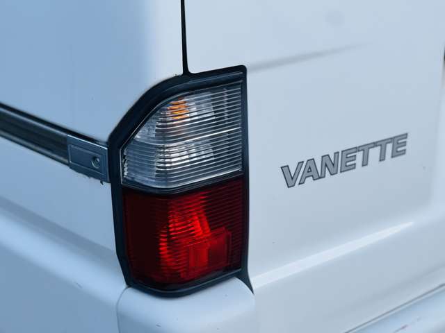 Nissan Vanette 12