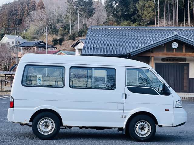 Nissan Vanette 4