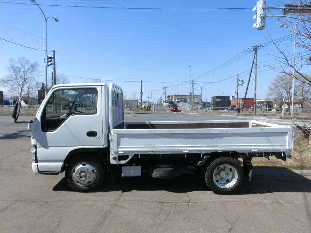 Isuzu Elf 3