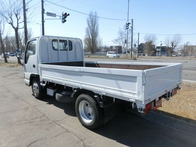Isuzu Elf 4