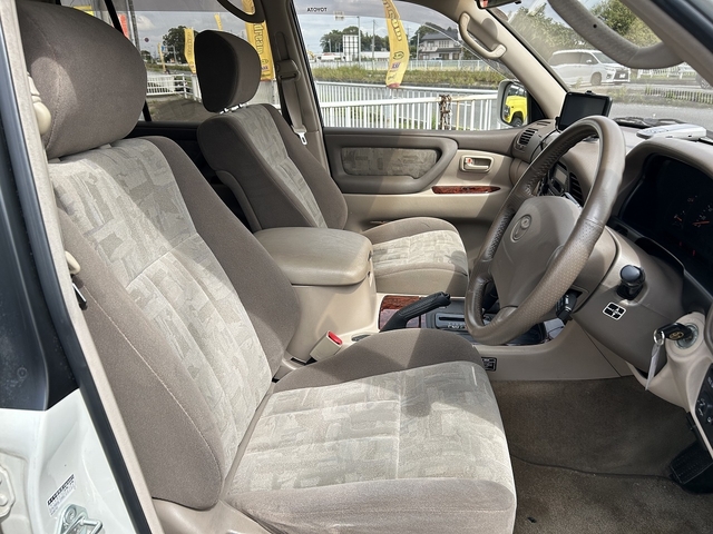 Toyota Land Cruiser 100 7