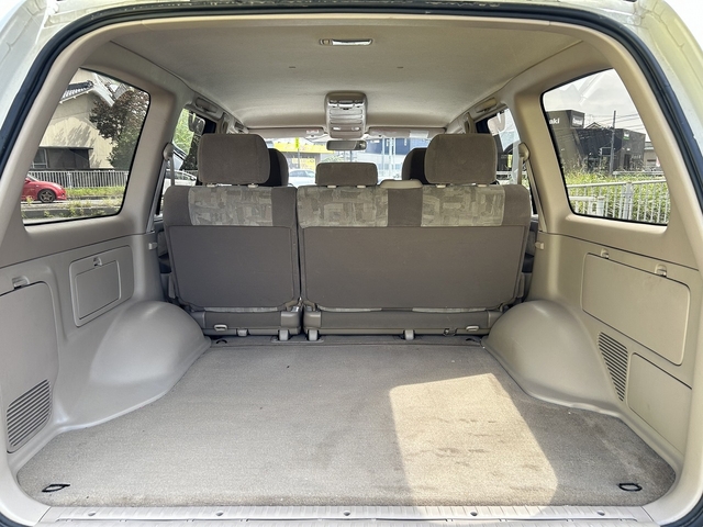 Toyota Land Cruiser 100 9