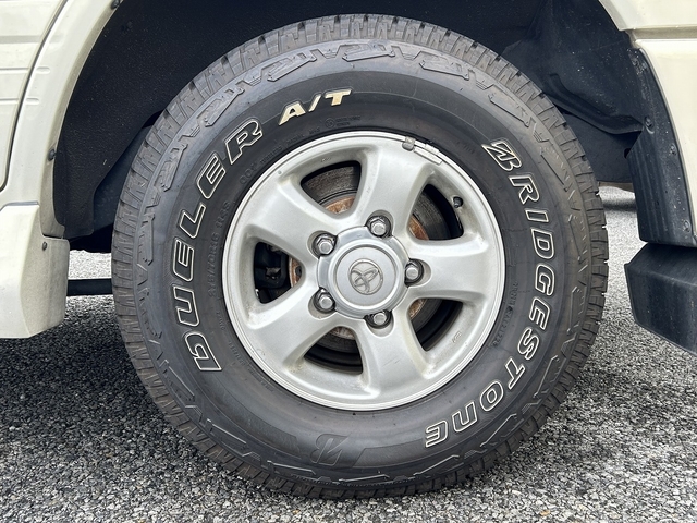 Toyota Land Cruiser 100 10