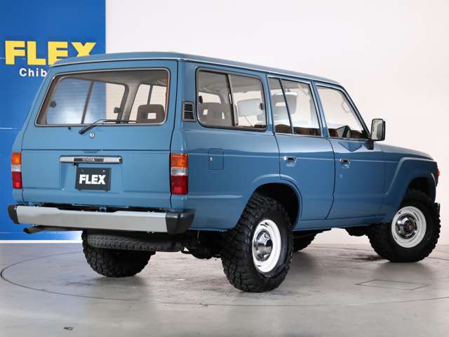 Toyota Land Cruiser 60 12