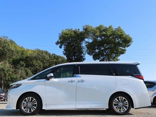Toyota Alphard 8