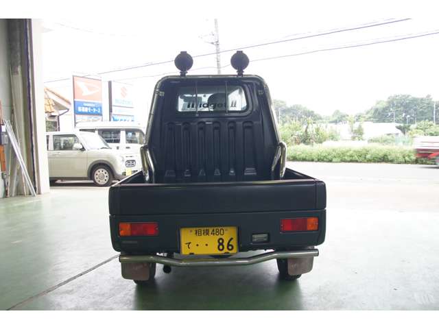 Daihatsu Midget II 6