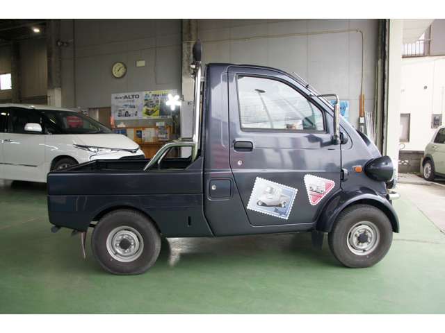 Daihatsu Midget II 8