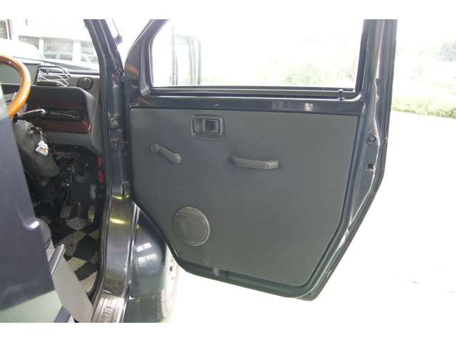 Daihatsu Midget II 10