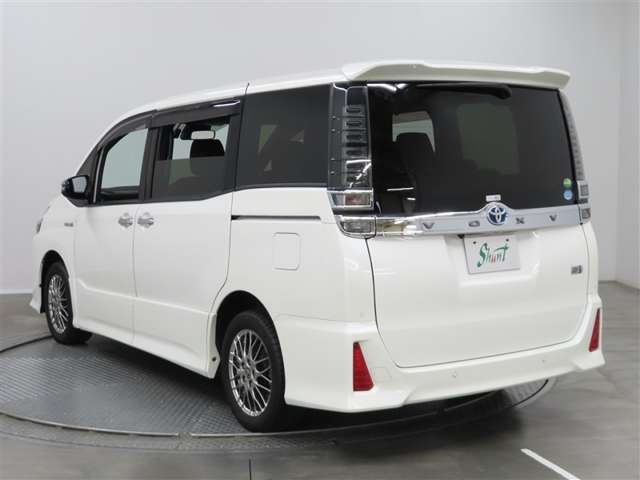 Toyota Voxy 5