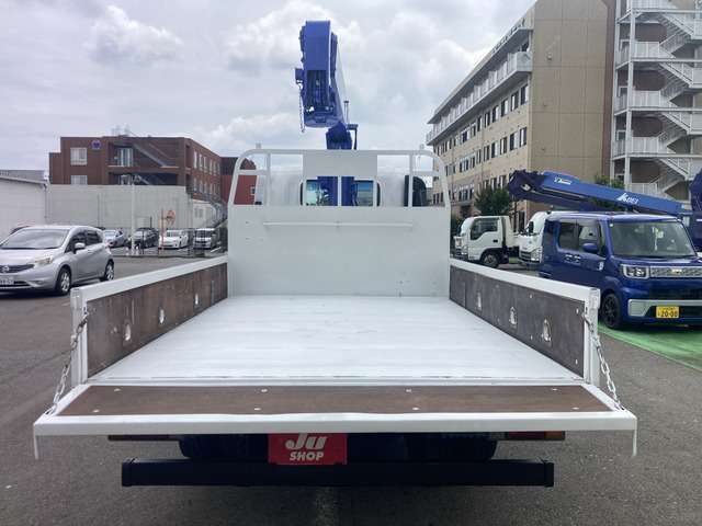 Isuzu Elf 4
