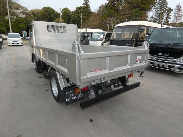 Mitsubishi Fuso Canter 7
