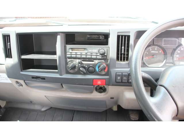 Isuzu Elf 12