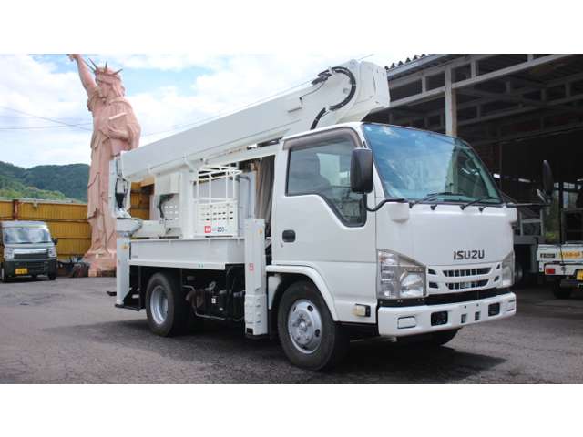 Isuzu Elf 2