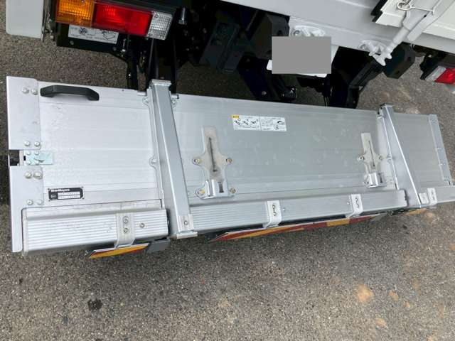 Mitsubishi Fuso Canter 12