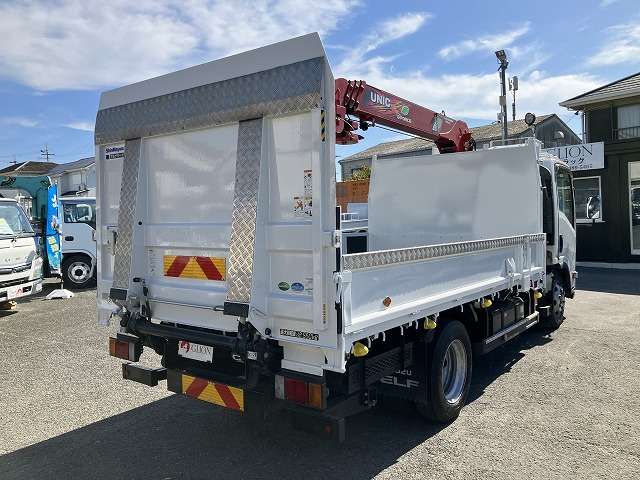 Isuzu Elf 8