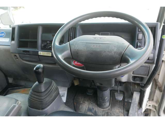 Isuzu Elf 11