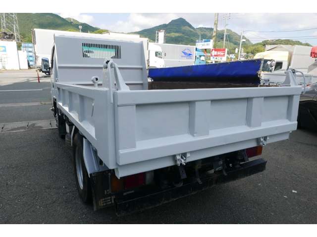 Isuzu Elf 9