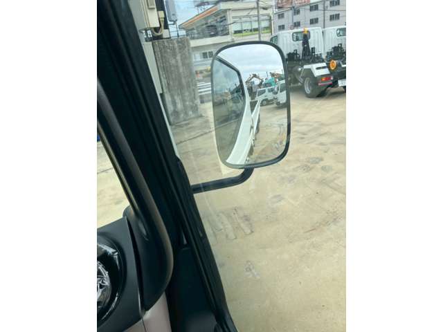 Mitsubishi Fuso Canter 11