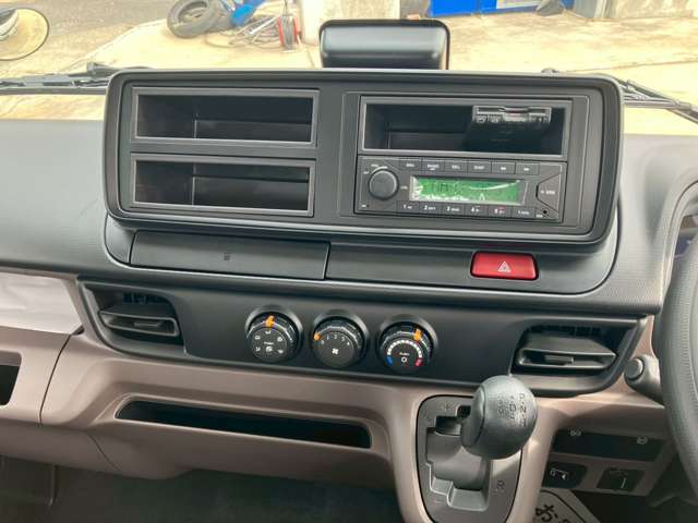 Mitsubishi Fuso Canter 9
