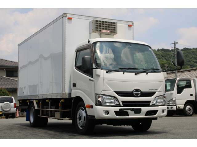 Hino Dutro 3