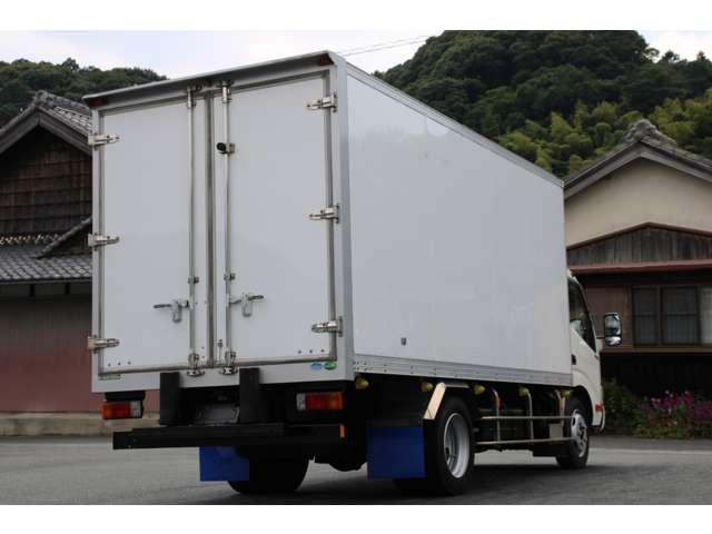 Hino Dutro 5