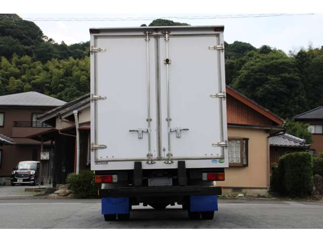Hino Dutro 7