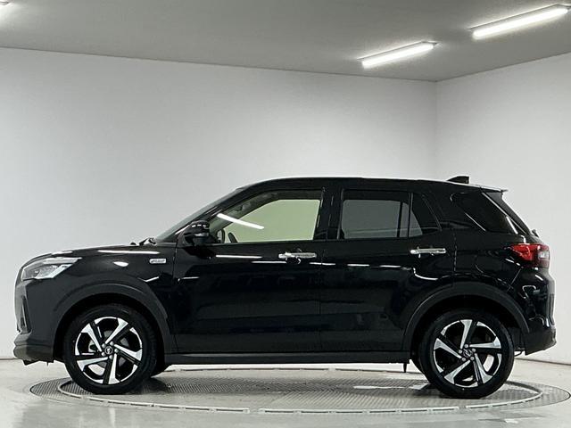 Daihatsu Rocky 9