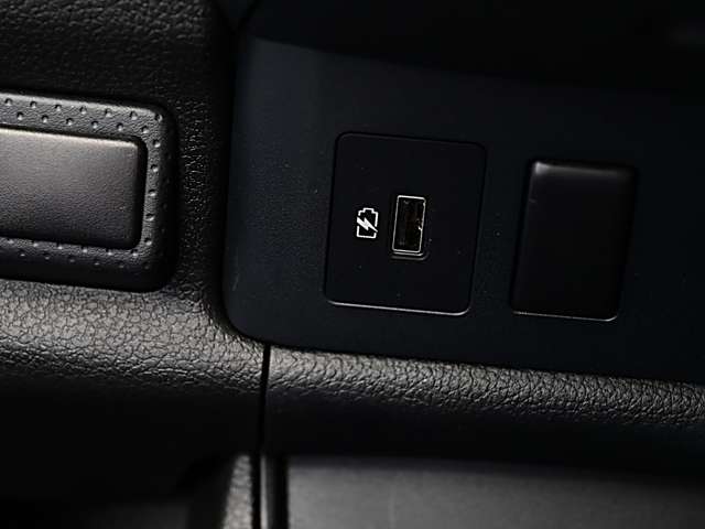 Nissan AD 11