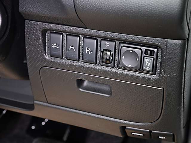Nissan AD 6