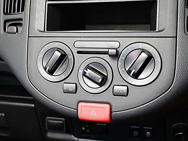 Nissan AD 8