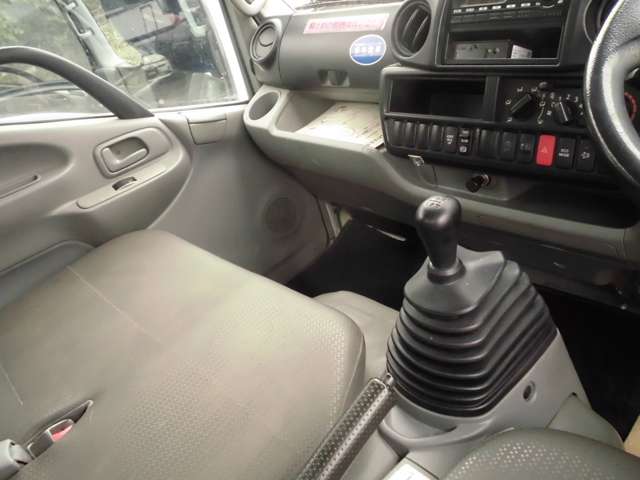 Hino Dutro 11