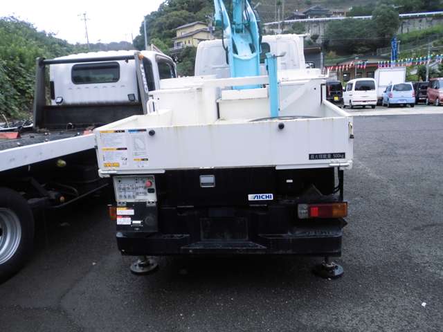 Hino Dutro 3