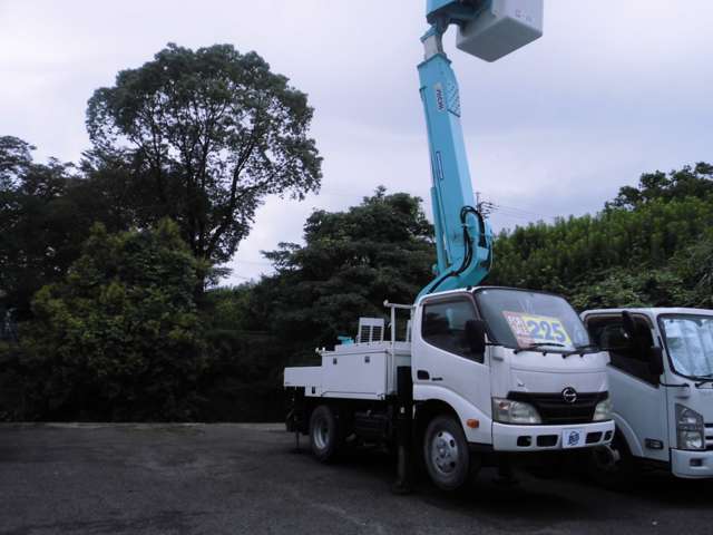 Hino Dutro 6