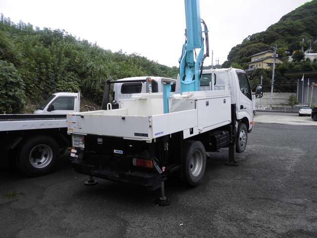 Hino Dutro 7