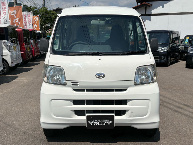 Daihatsu Hijet Cargo 4