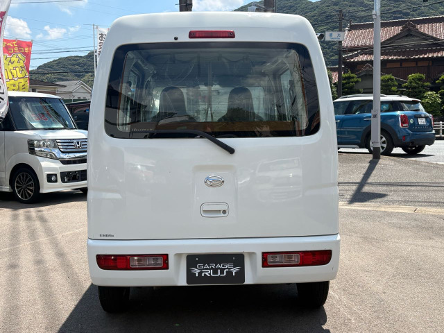 Daihatsu Hijet Cargo 8