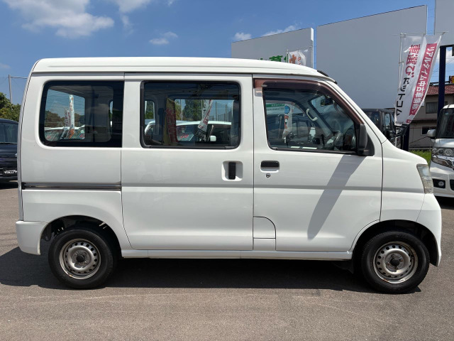 Daihatsu Hijet Cargo 10