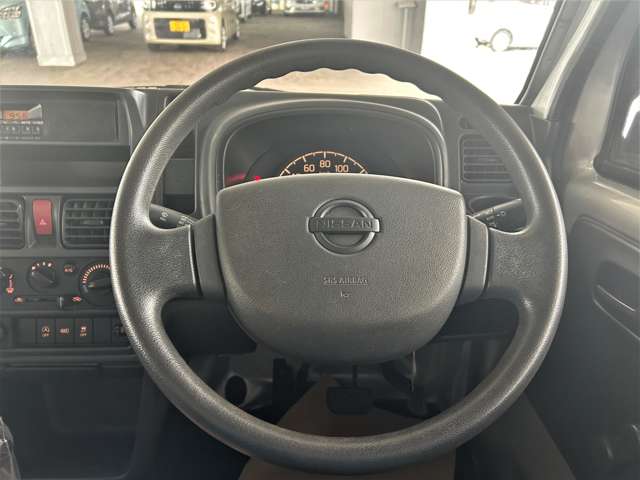 Nissan NT100 Clipper 5