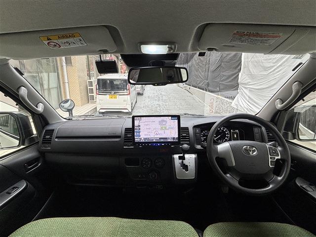 Toyota Hiace Van 3