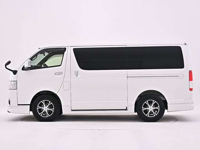 Toyota Hiace Van 3