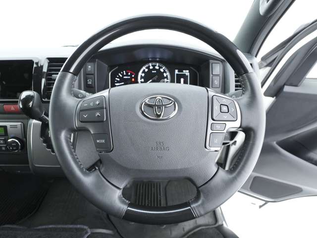 Toyota Hiace Van 9