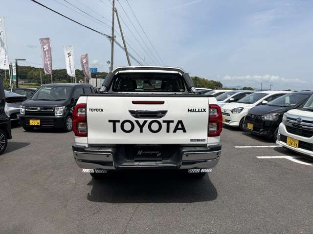 Toyota Hilux 8
