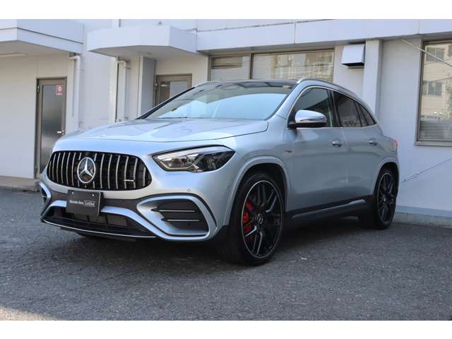 Mercedes-Benz GLA-Class 11