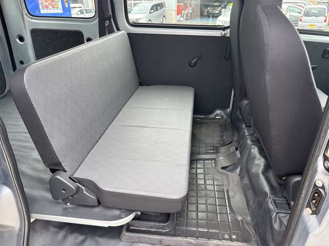 Daihatsu Hijet Cargo 9
