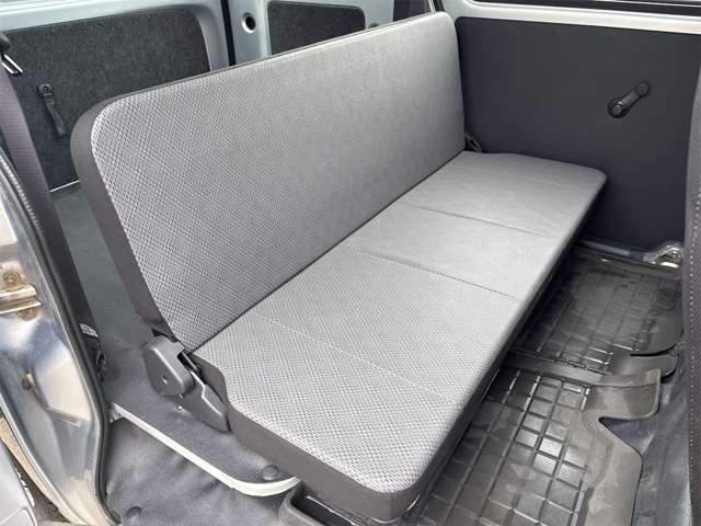 Daihatsu Hijet Cargo 10
