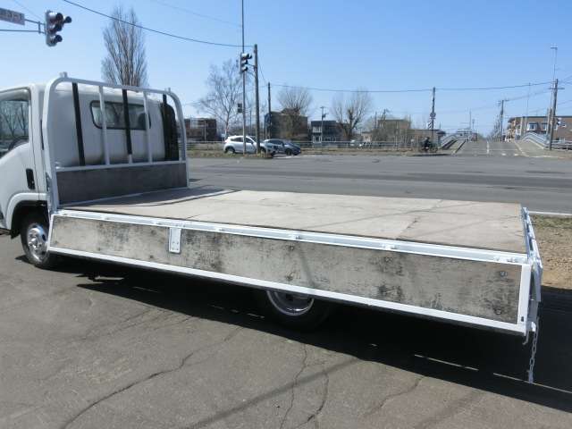 Isuzu Elf 12