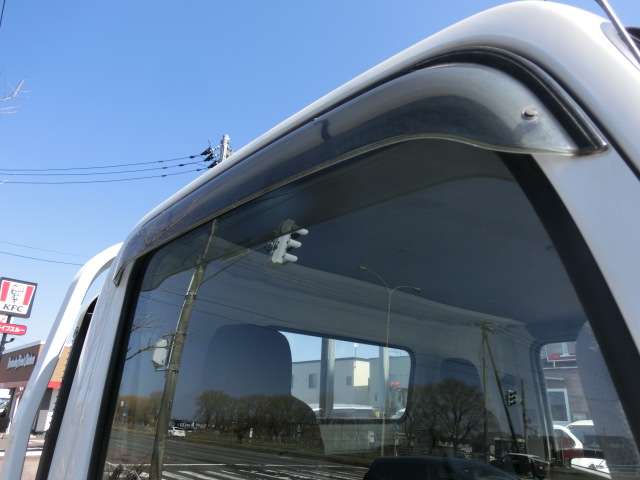 Isuzu Elf 9