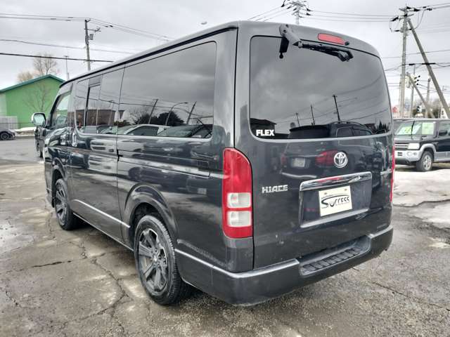 Toyota Hiace Van 11