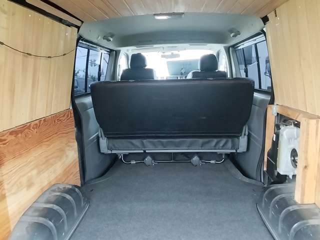 Toyota Hiace Van 12